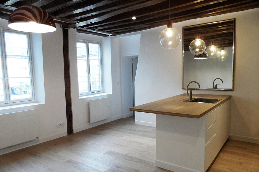 Rue de l'Université — 38 m² — Paris 7