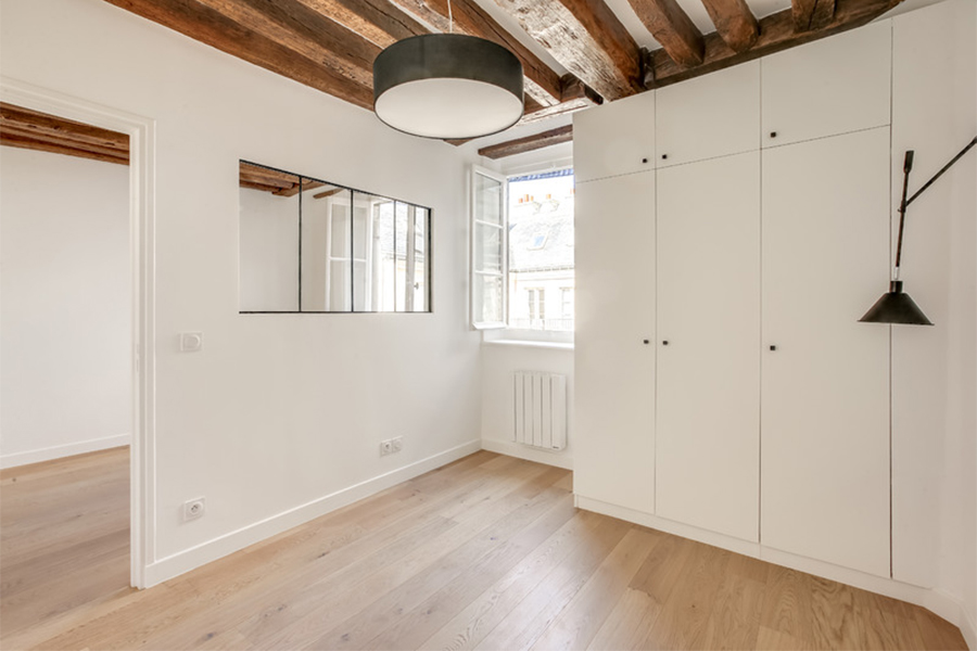 Rue de l'Université — 28 m² — Paris 7