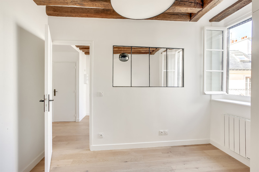 Rue de l'Université — 28 m² — Paris 7