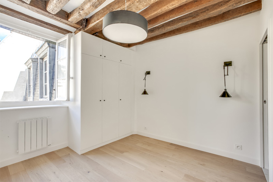 Rue de l'Université — 28 m² — Paris 7